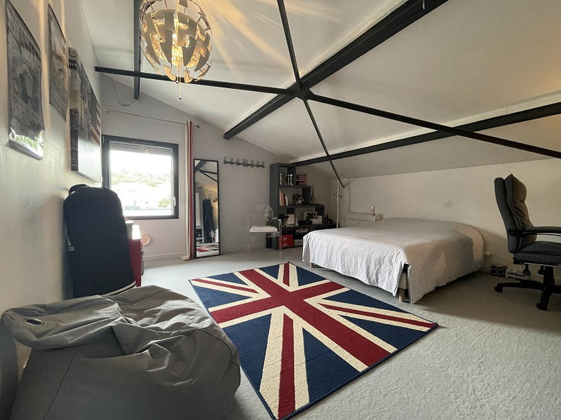 Maison - 300 m² - 7 pièces