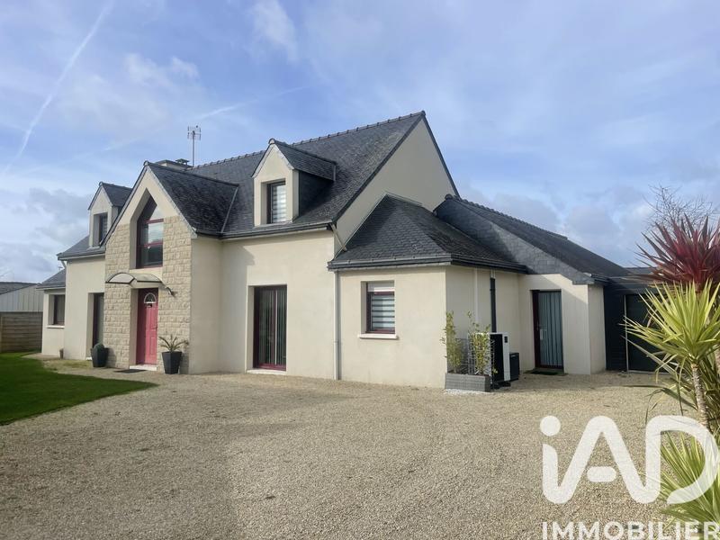 Maison - 260 m² - 8 pièces