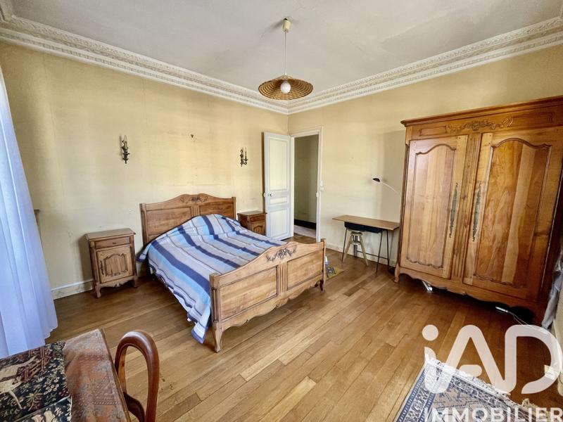 Maison - 205 m² - 9 pièces