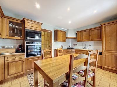 Maison - 212 m² - 8 pièces