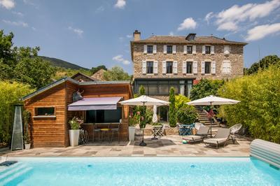 Propriété - 350 m² - 10 pièces