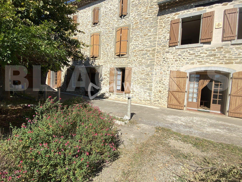 Maison - 198 m² - 8 pièces