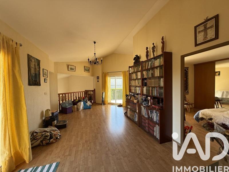 Maison - 251 m² - 8 pièces