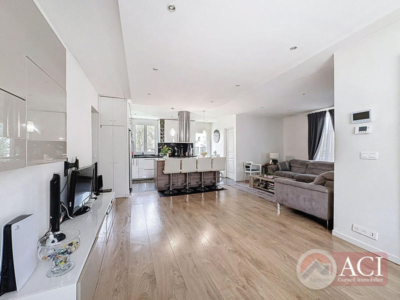 Maison - 185 m² - 6 pièces