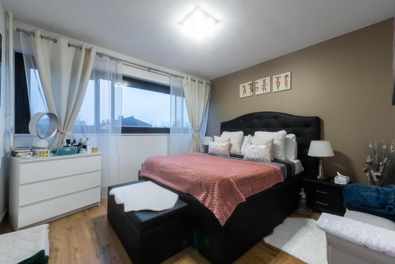 Appartement - 98 m² - 5 pièces