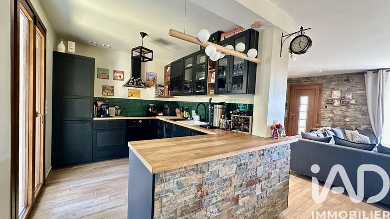 Maison - 137 m² - 7 pièces