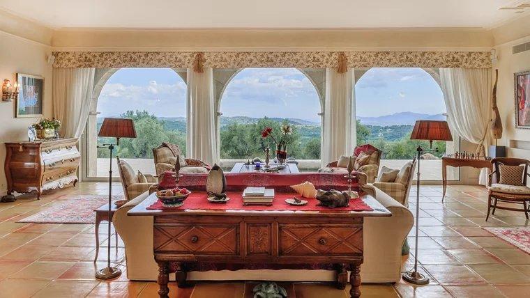 Villa - 625 m² - 10 pièces