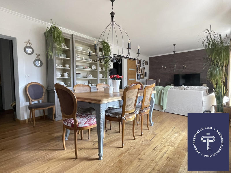 Appartement - 94 m² - 3 pièces