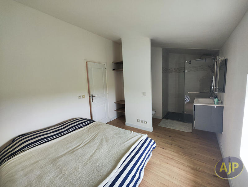 Maison - 263 m² - 8 pièces