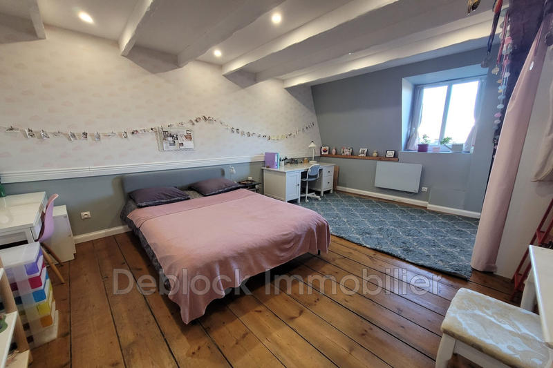 Maison - 360 m² - 9 pièces