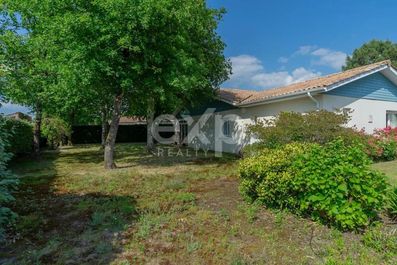 Maison - 295 m² - 12 pièces