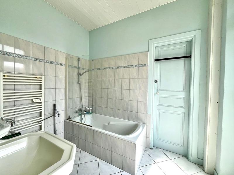 Maison de maîtres - 267 m² - 11 pièces