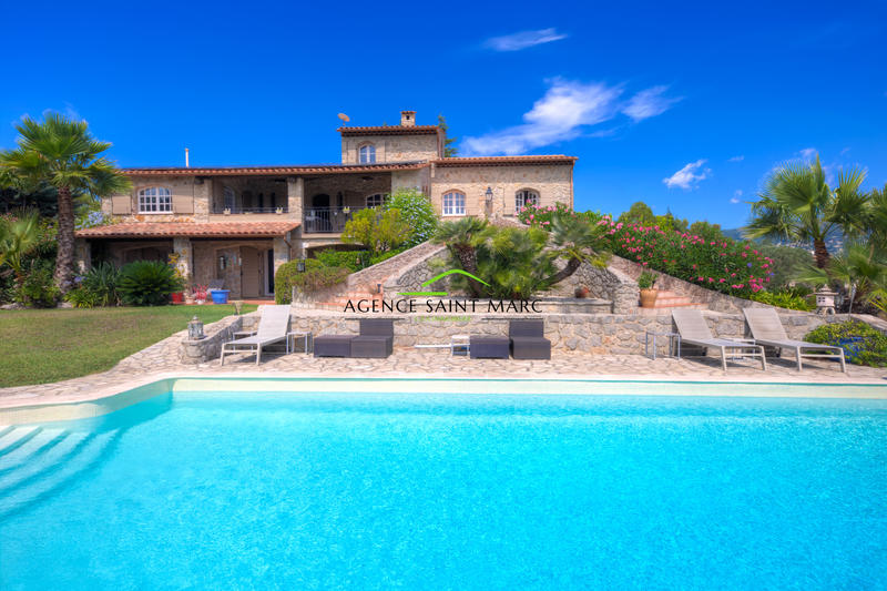 Propriété - 296 m² - 8 pièces