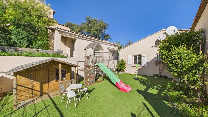 Maison - 91 m² - 4 pièces