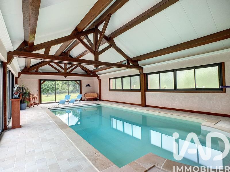 Maison - 294 m² - 10 pièces