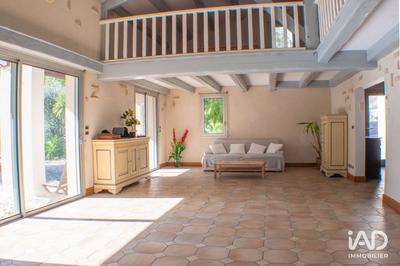 Maison - 212 m² - 6 pièces