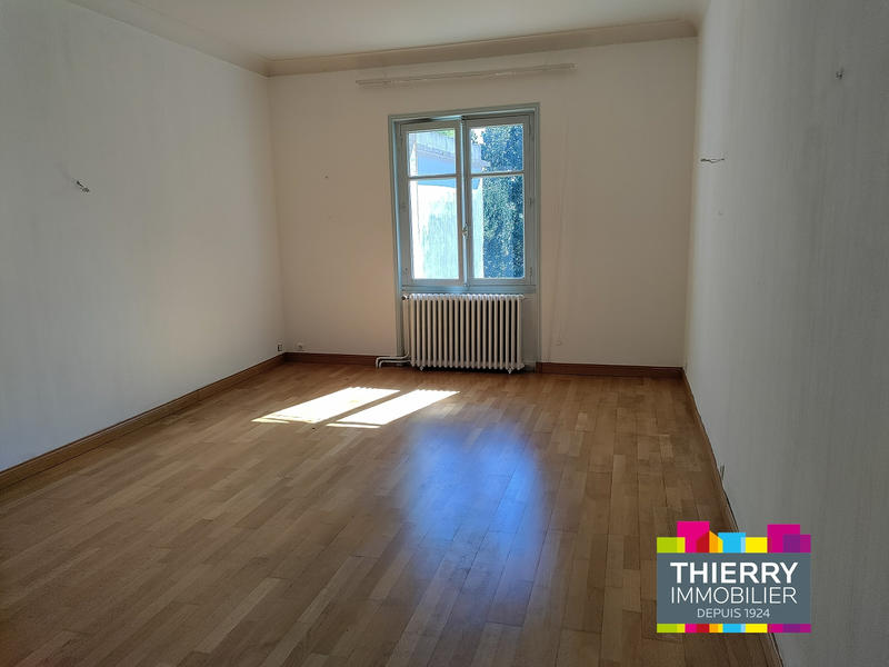 Maison - 186 m² - 7 pièces