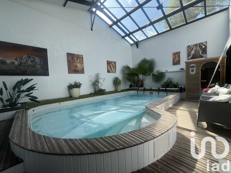 Maison - 276 m² - 9 pièces