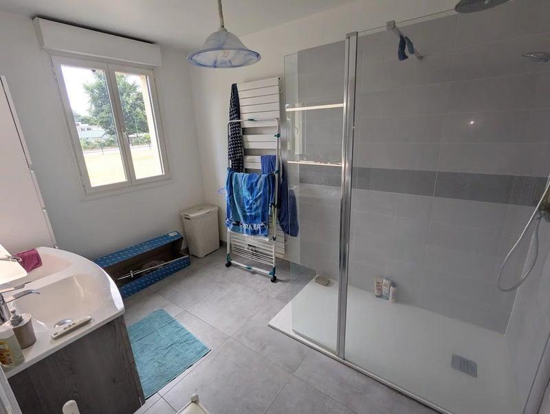 Maison - 219 m² - 8 pièces