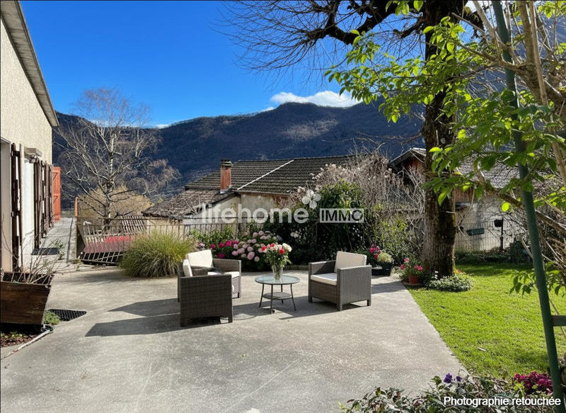 Maison - 231 m² - 9 pièces