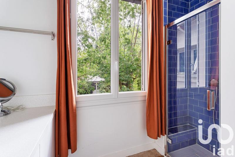 Maison - 205 m² - 5 pièces