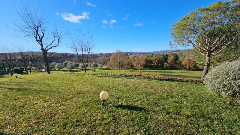 Propriété - 292 m² - 9 pièces