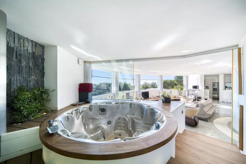 Appartement - 330 m² - 6 pièces