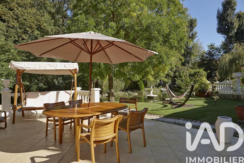 Maison - 296 m² - 10 pièces