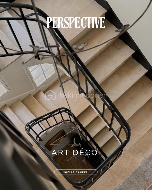 Propriété - 415 m² - 7 pièces