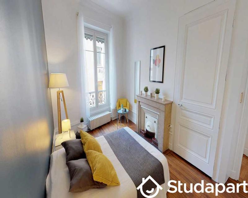 Chambre - 80 m² - 1 pièce