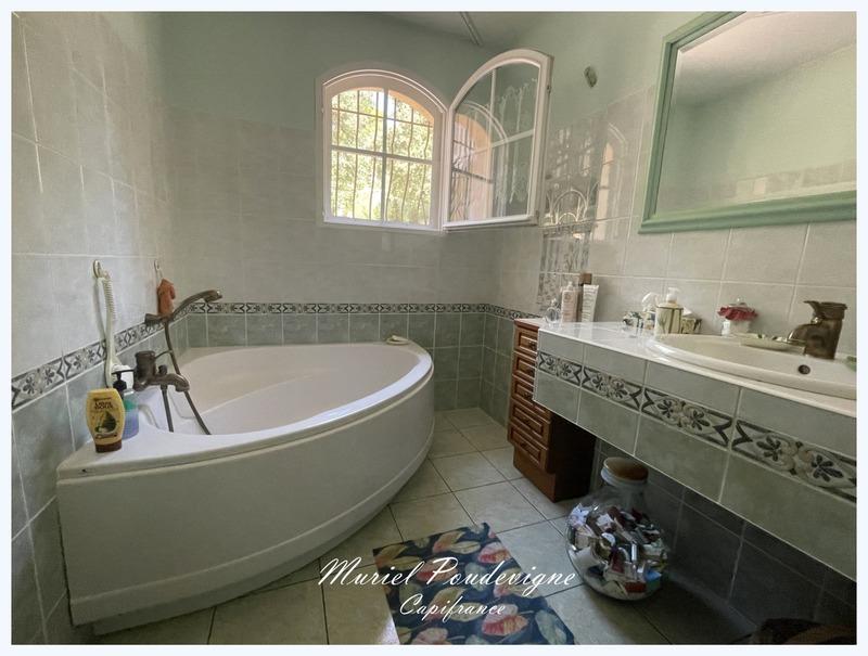 Maison - 142 m² - 8 pièces