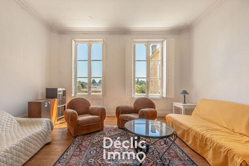 Maison - 484 m² - 17 pièces