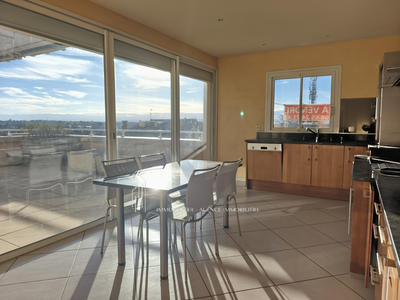 Appartement - 160 m² - 4 pièces