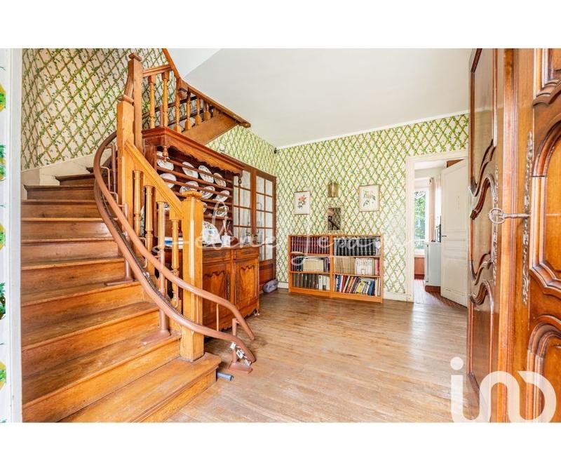 Maison - 240 m² - 10 pièces