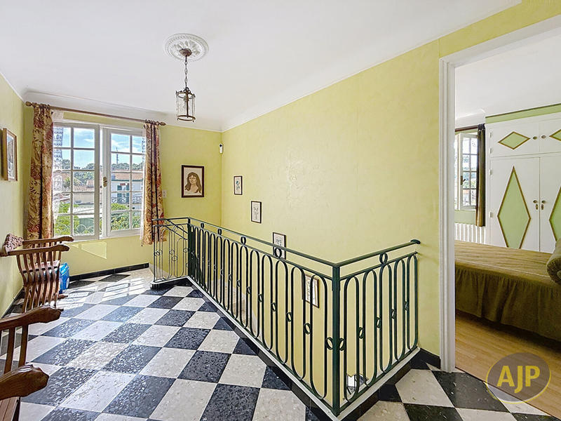 Maison - 145 m² - 6 pièces