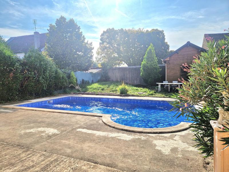 Maison - 224 m² - 7 pièces