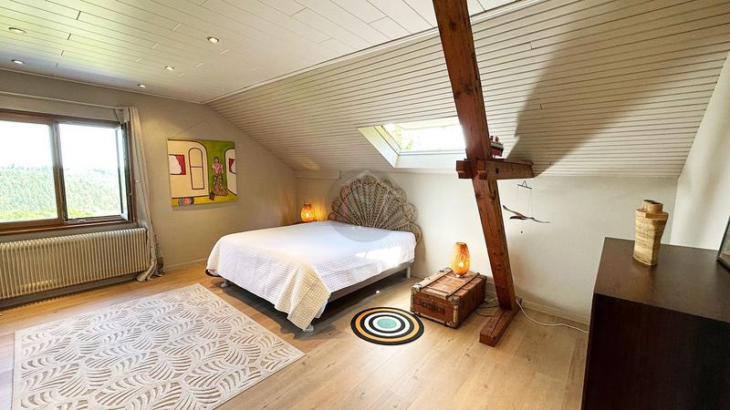 Maison - 237 m² - 6 pièces