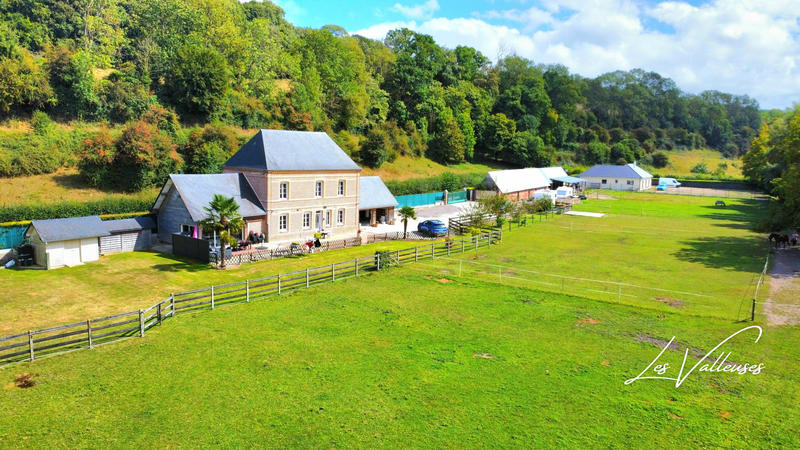 Maison - 213 m² - 8 pièces