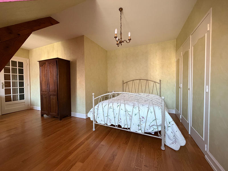 Maison - 137 m² - 6 pièces