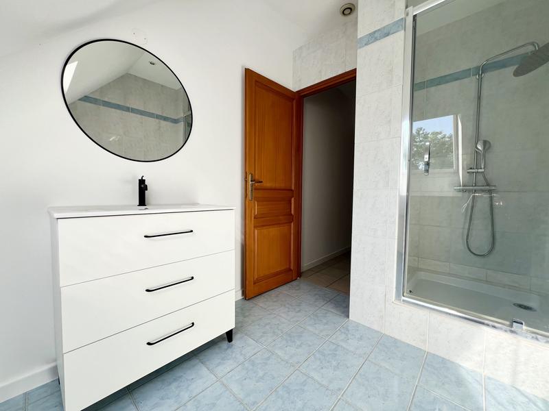 Maison - 199 m² - 7 pièces