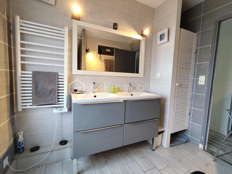 Maison - 138 m² - 6 pièces