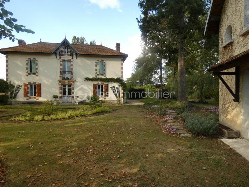 Maison ancienne - 206 m² - 6 pièces