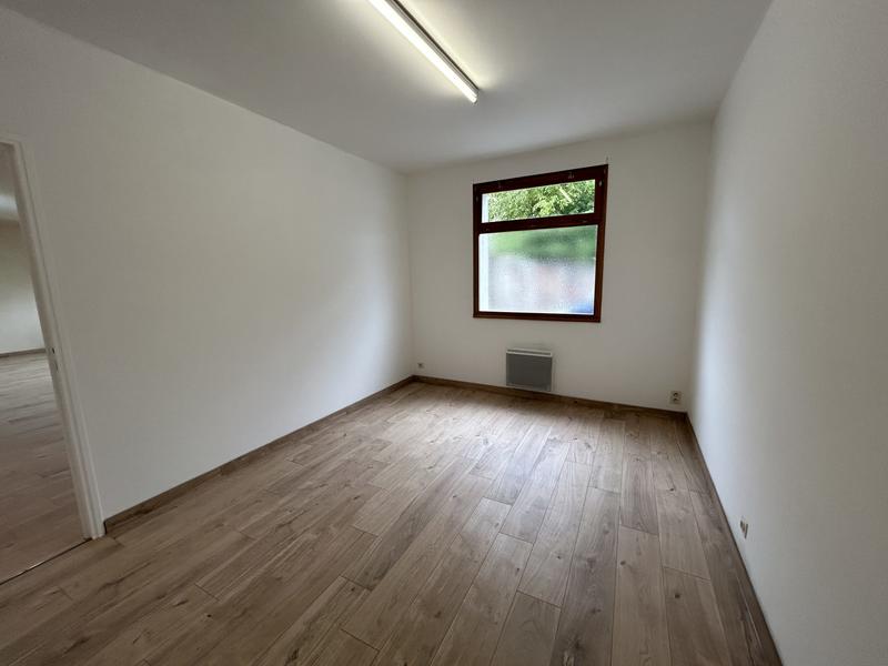 Local d'activités - 94 m² - 4 pièces