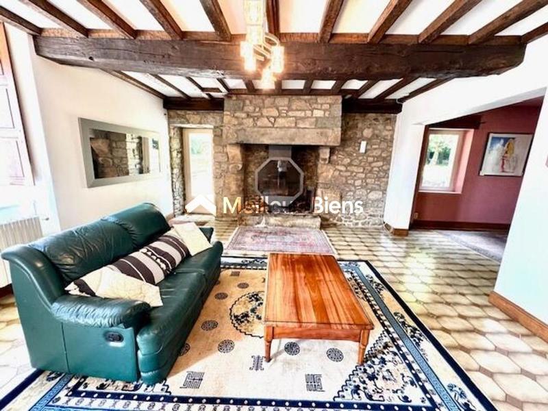 Propriété - 192 m² - 12 pièces