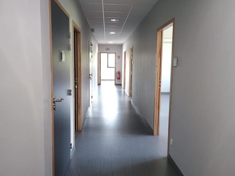 Bureau - 131 m² - 7 pièces