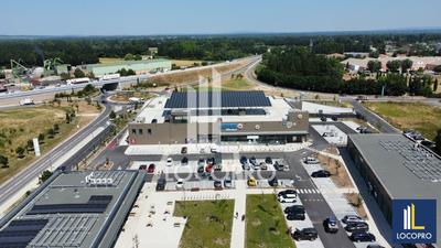 Local commercial - 305 m²