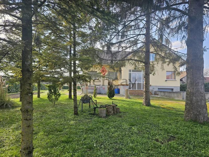 Maison - 178 m² - 8 pièces