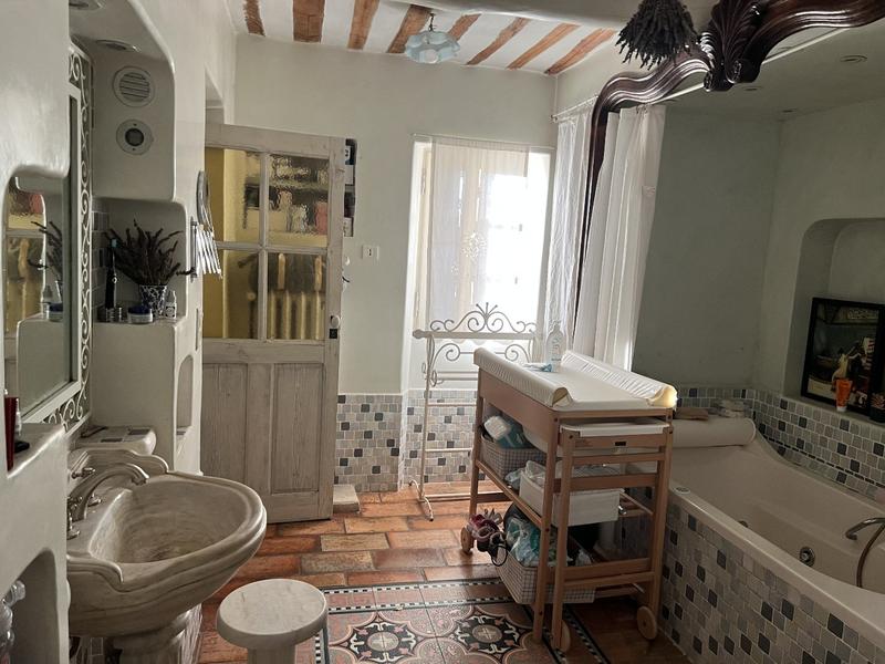 Maison - 260 m² - 7 pièces