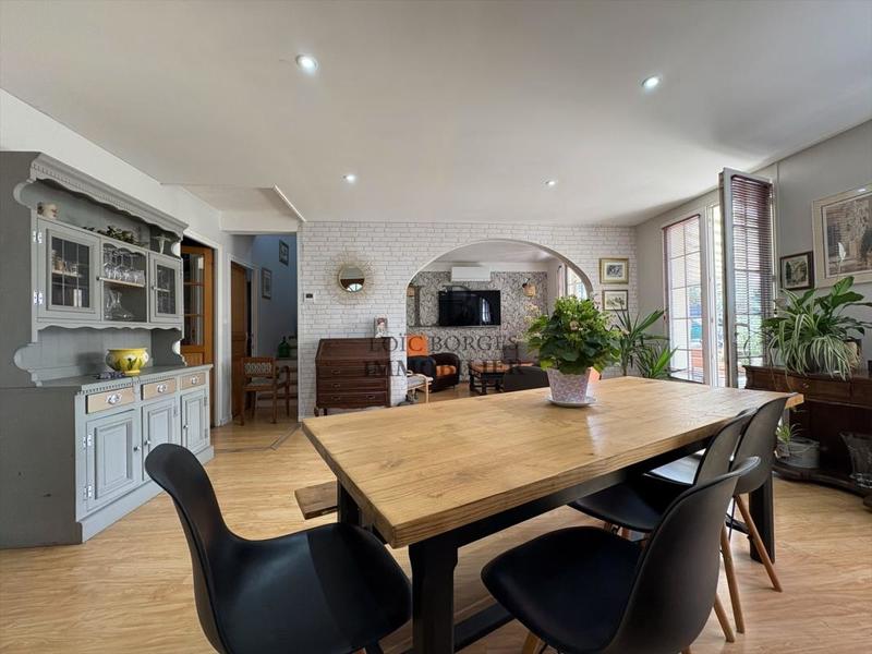 Maison - 122 m² - 6 pièces