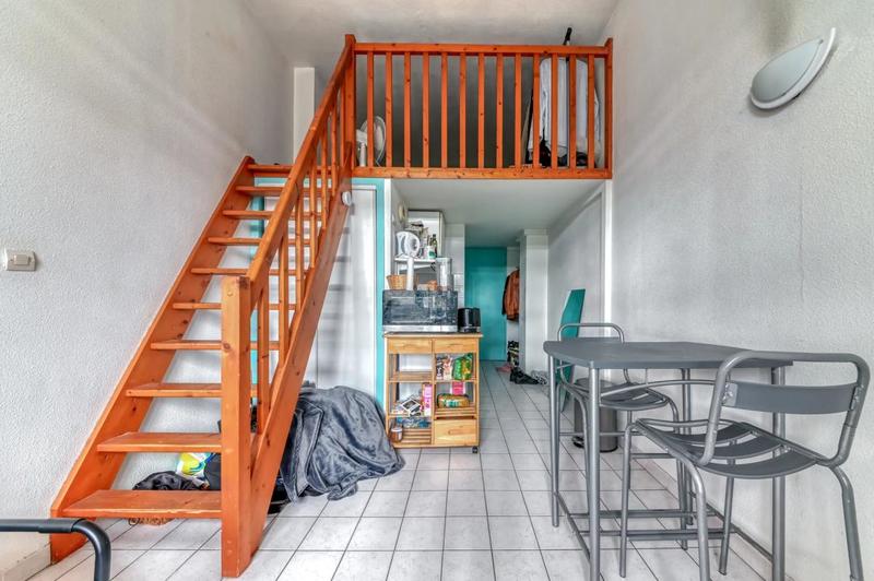 Studio - 25 m² - 1 pièce